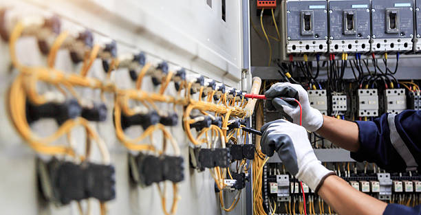 Professional Electrician technician working in Lombard, IL